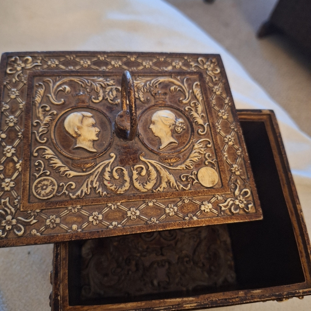 Not Rated Brown and Gold Embossed Decorative Box 4"X 5" - Picture 7 of 9
